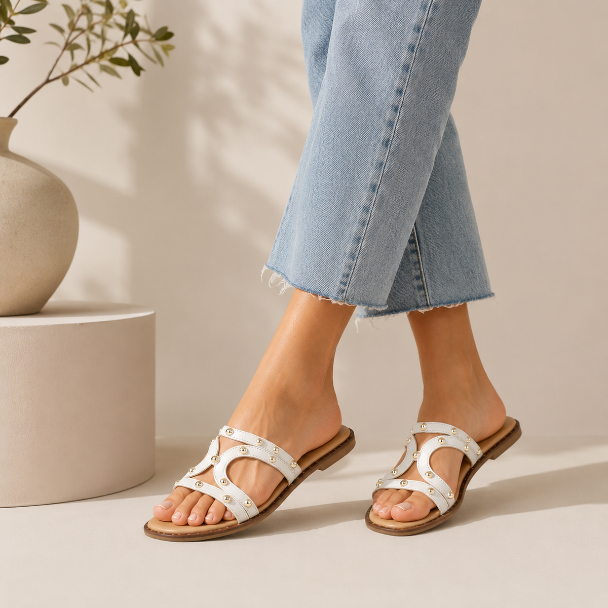 Tresmode Kilov White Women's Casual Flats