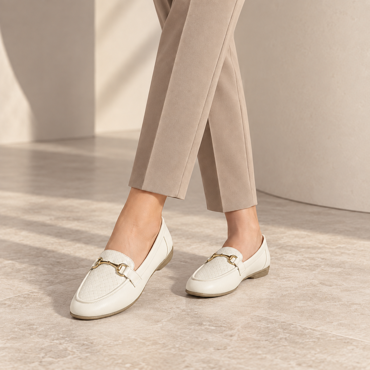 Tresmode Mor White Women's Casual Loafers