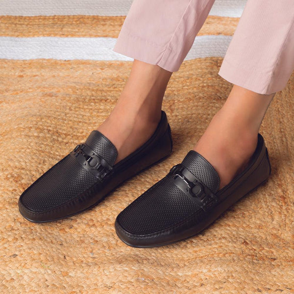 The Miland Black Men's Textured Leather Driving Loafers Tresmode