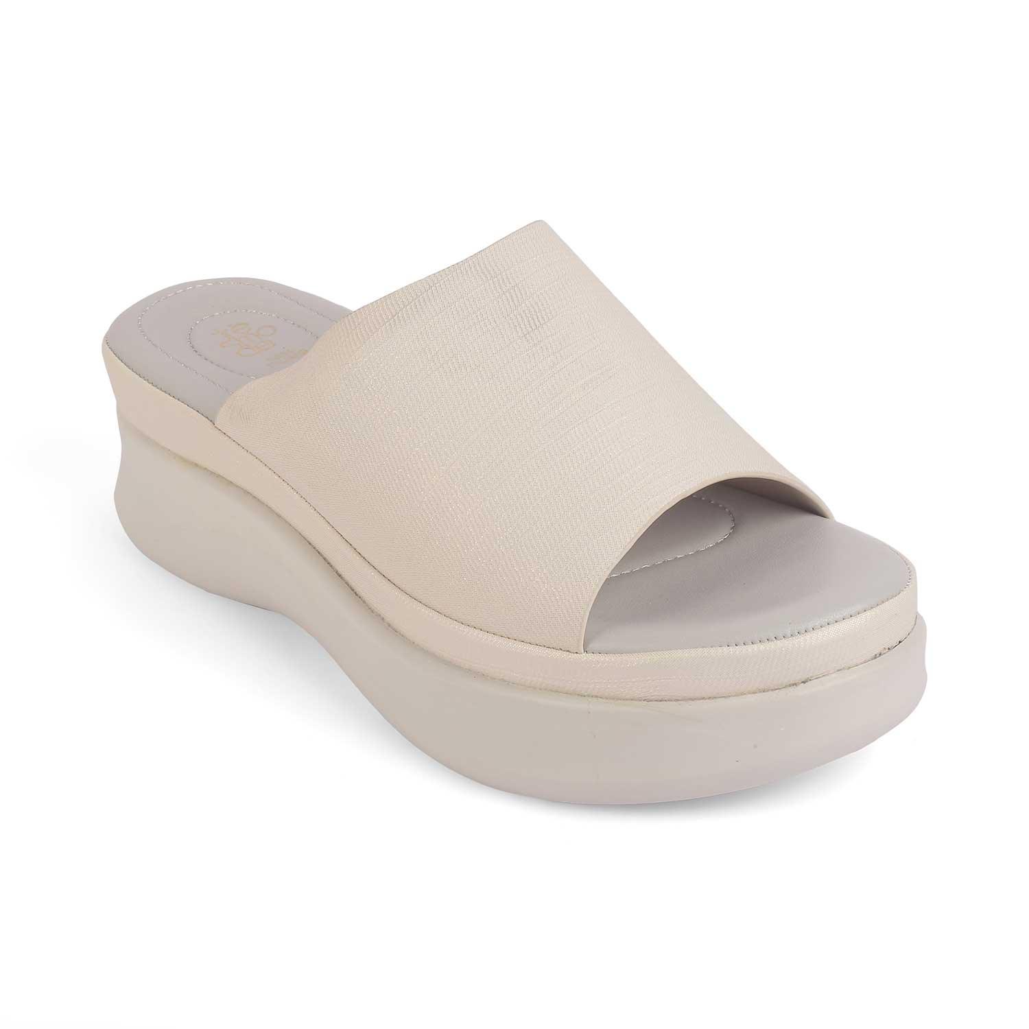 Sanned White Women's Round Shape Wedges Tresmpde