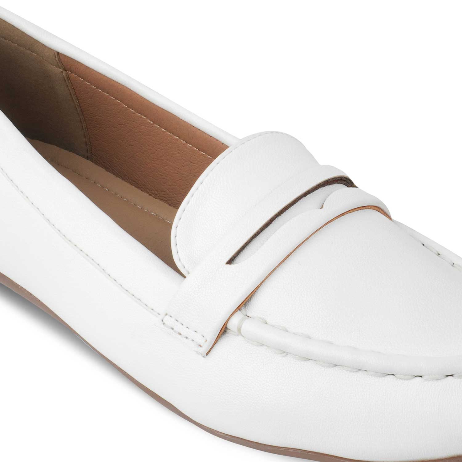 The Snap White Women's Casual Loafers Tresmode