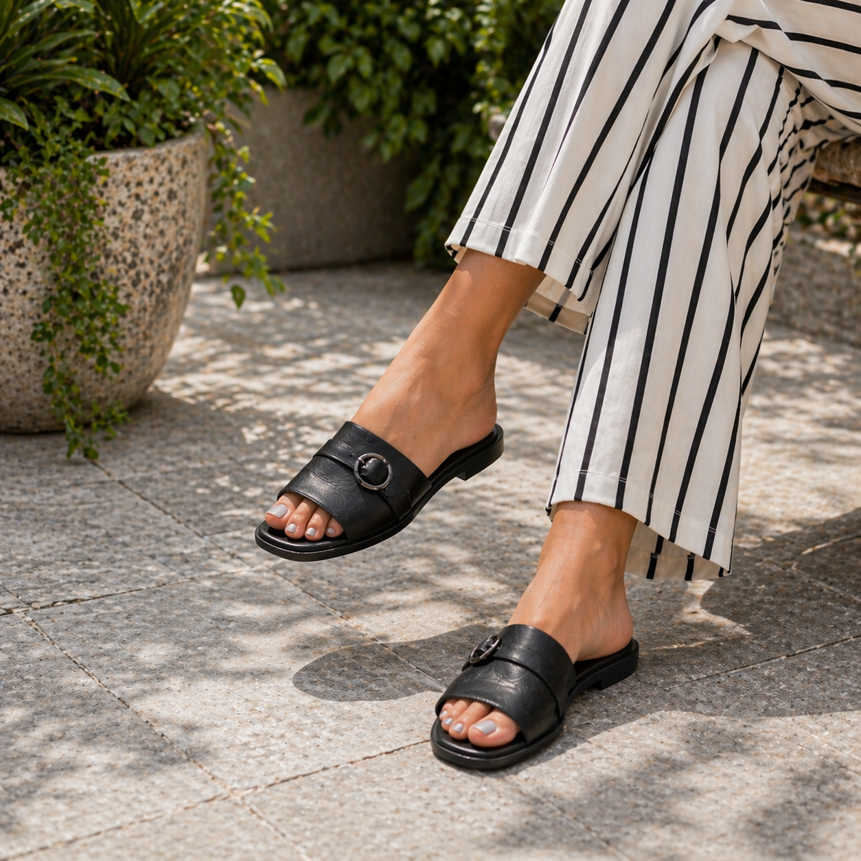 Tresmode Aero Black Women's Casual Flats