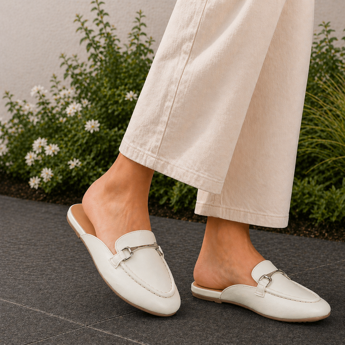 Tresmode Melsu White Women's Casual Mules