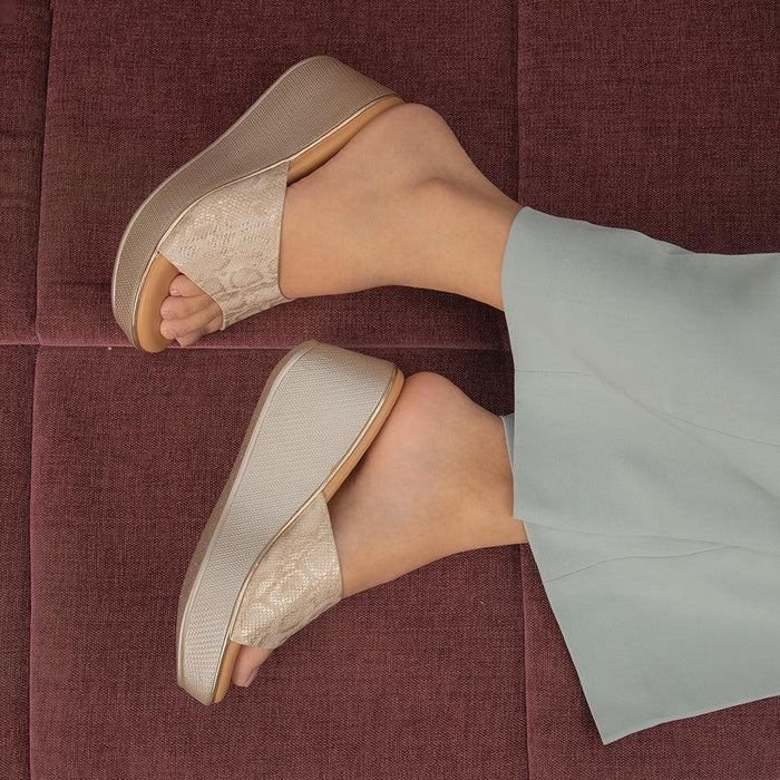 trendy womens sandals